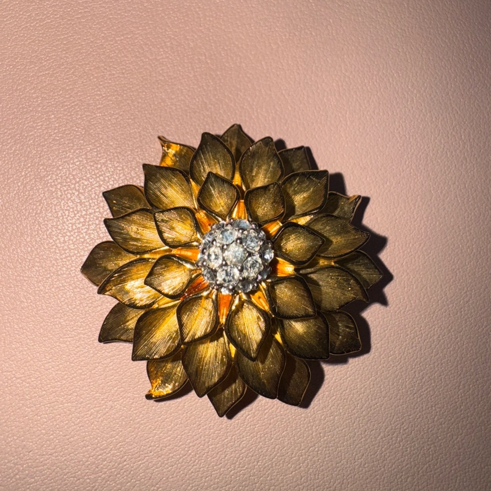Boucher Dahlia Elegant Gold Floral Brooch